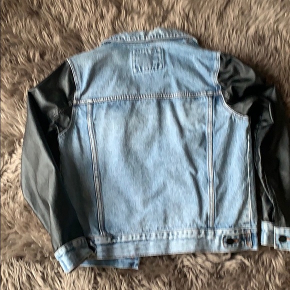Forever 21 jean jacket - Picture 2 of 3